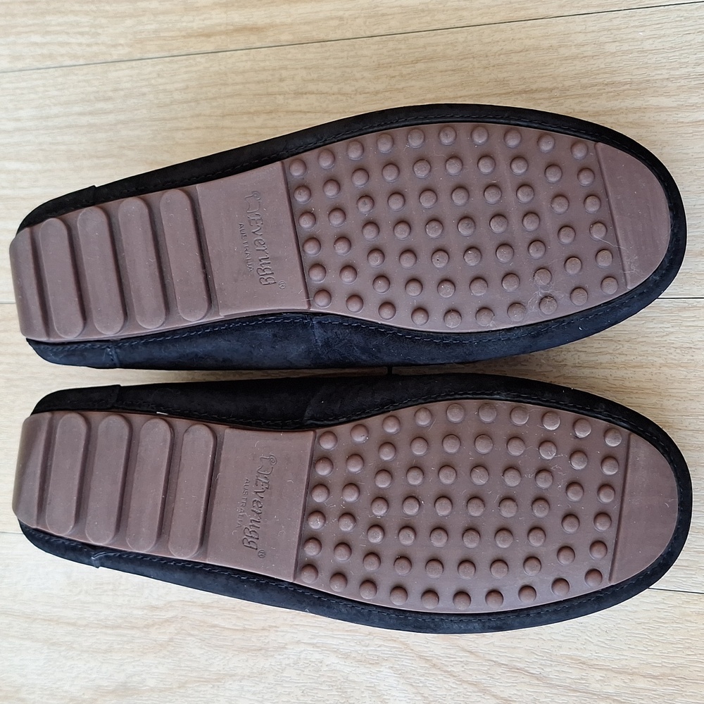 UGG Moccasin Women's Black Suede Slip On Shoese Size 35 - Picture 12 of 12